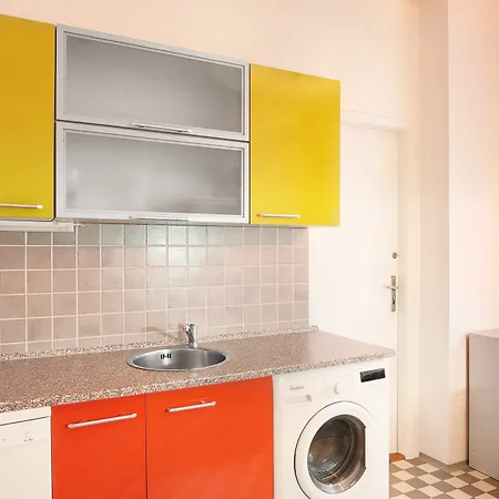 Apartment Center For 7 People Walking Distance To Old Town By Eas Prague