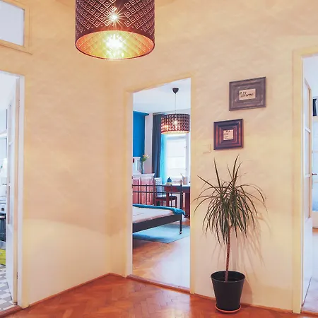 Center For 7 People Walking Distance To Old Town By Eas *